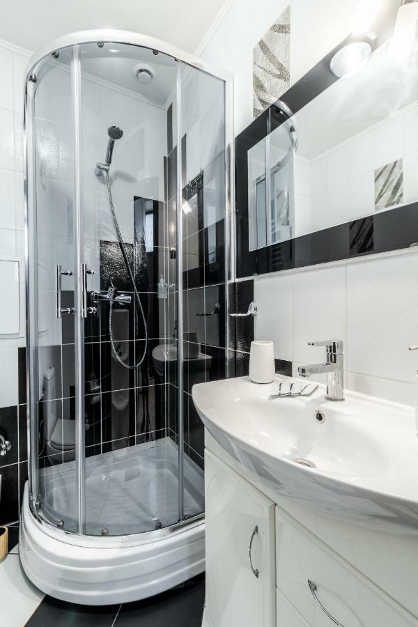 לבוב Inshiapartments On Bohomolʹtsya Str מראה חיצוני תמונה